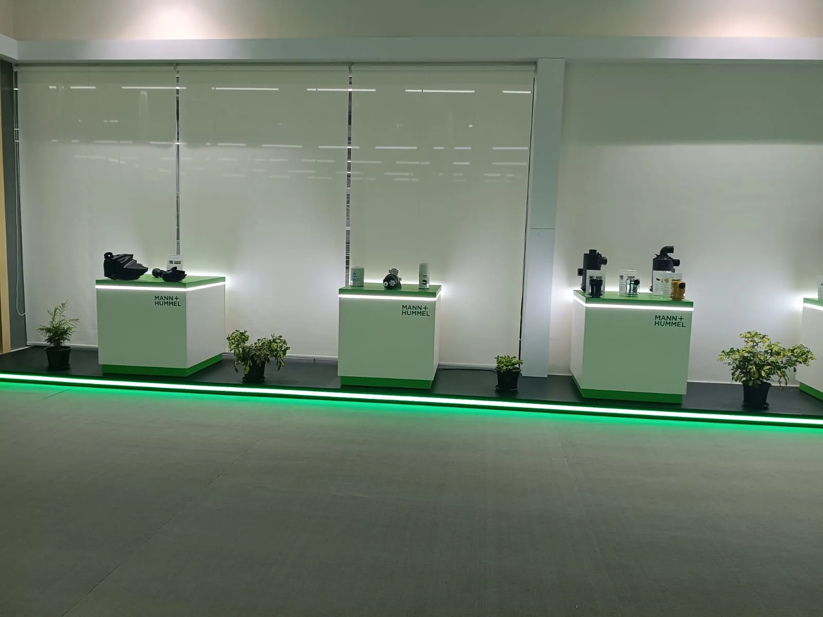 Product showroom — photograph 2
