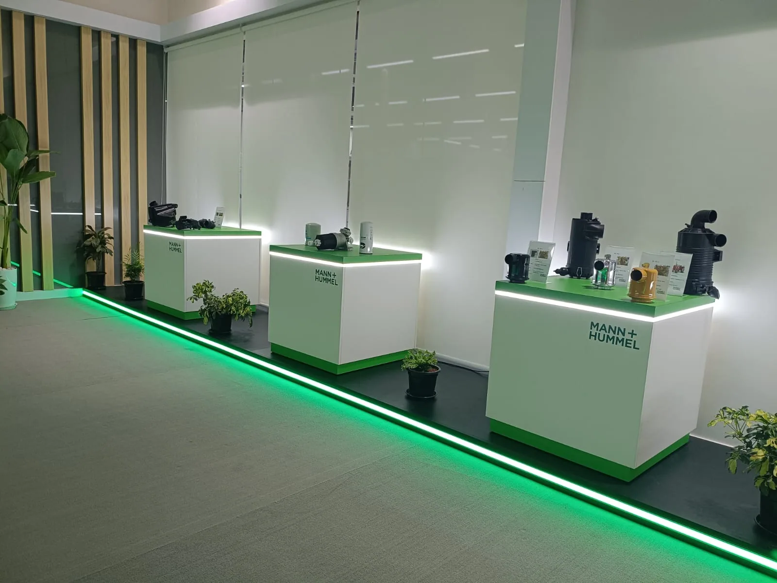 Product showroom — photograph 6