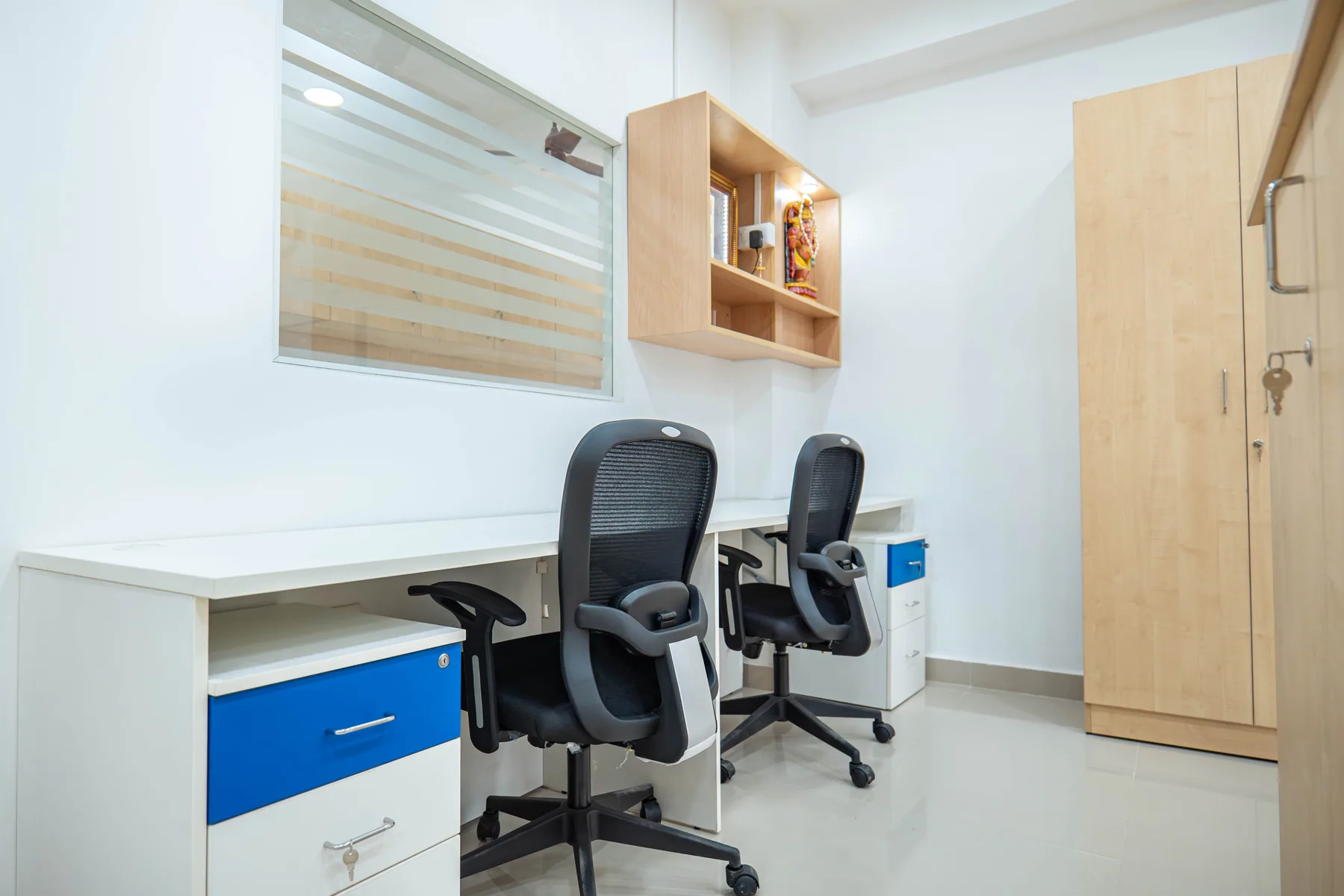 Fitted desk, drawers and open wall shelves