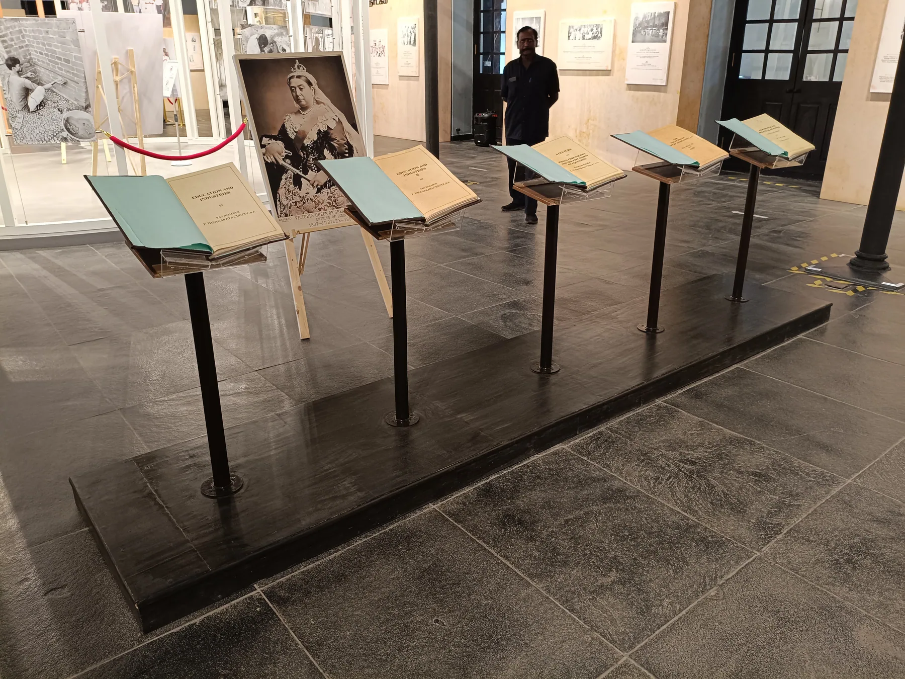 Angled reading displays arranged on a raised platform